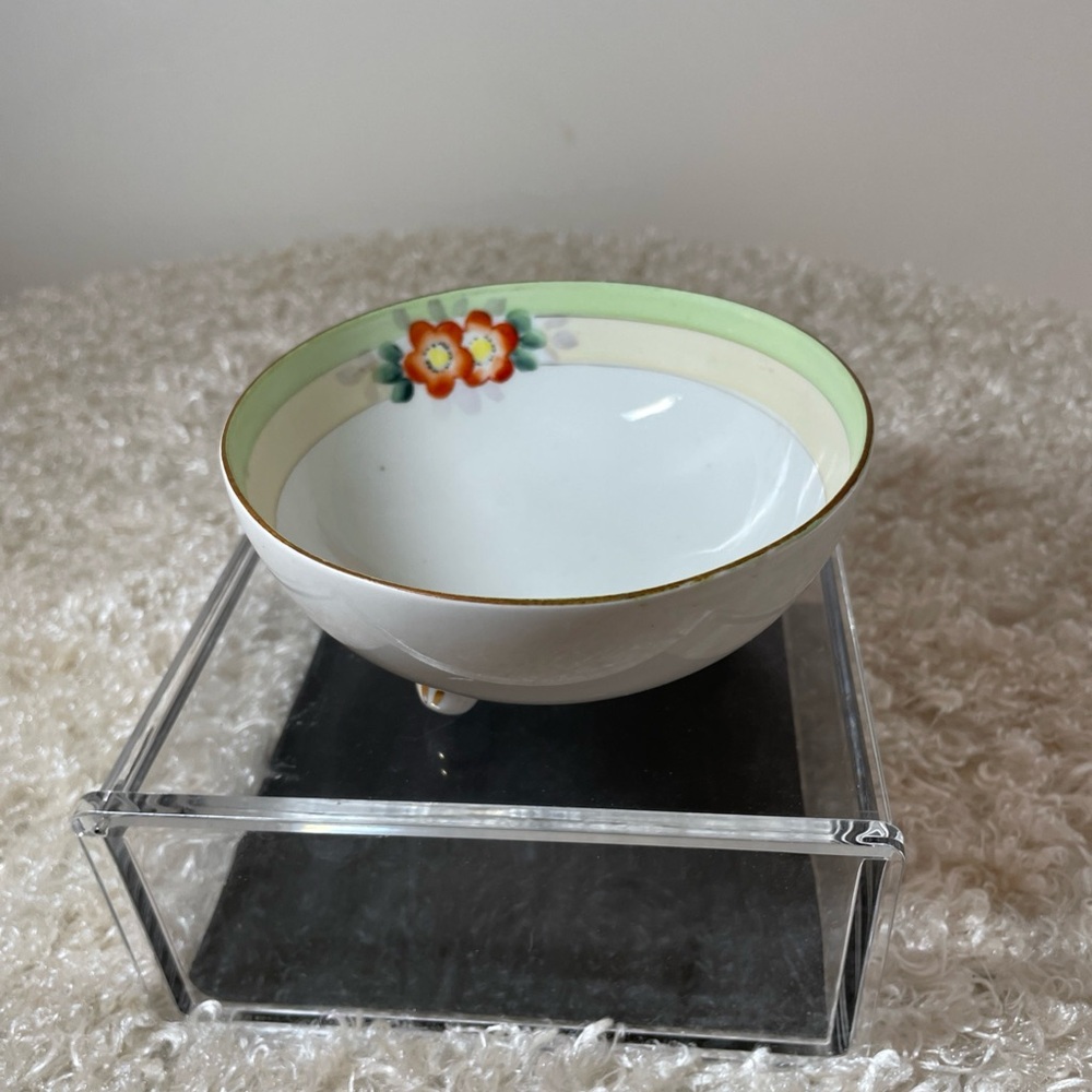 Vintage Hand Painted White, Green Floral Gold Trim Porcelain Serving Bowl Japan